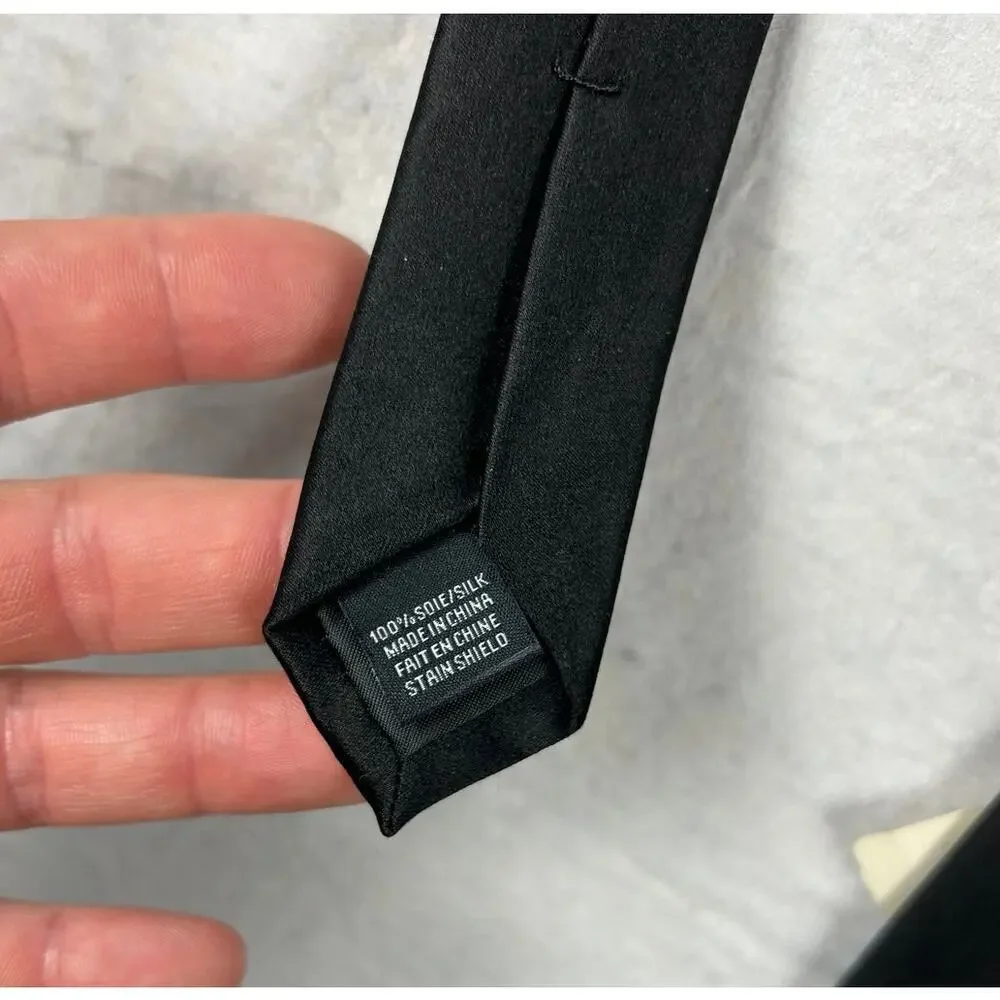 Van Heusen Solid Black Satin Tie NWT V10759001, Necktie for Men, 4 Inch Wide